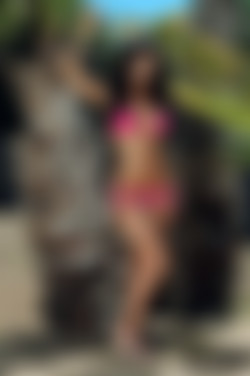 ThisIsGlamour.com_2016/Aimee Luis/Aime_Luis_Posing_in_her_Bikini/DS3_5119.jpg