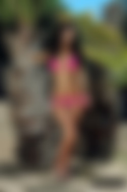 ThisIsGlamour.com_2016/Aimee Luis/Aime_Luis_Posing_in_her_Bikini/DS3_5121.jpg
