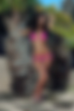 ThisIsGlamour.com_2016/Aimee Luis/Aime_Luis_Posing_in_her_Bikini/DS3_5122.jpg