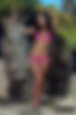 ThisIsGlamour.com_2016/Aimee Luis/Aime_Luis_Posing_in_her_Bikini/DS3_5123.jpg