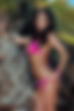 ThisIsGlamour.com_2016/Aimee Luis/Aime_Luis_Posing_in_her_Bikini/DS3_5124.jpg