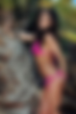 ThisIsGlamour.com_2016/Aimee Luis/Aime_Luis_Posing_in_her_Bikini/DS3_5125.jpg