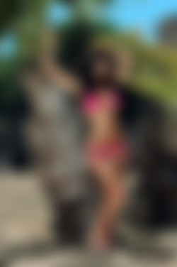 ThisIsGlamour.com_2016/Aimee Luis/Aime_Luis_Posing_in_her_Bikini/DS3_5133.jpg
