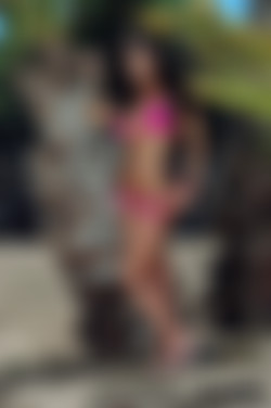 ThisIsGlamour.com_2016/Aimee Luis/Aime_Luis_Posing_in_her_Bikini/DS3_5135.jpg
