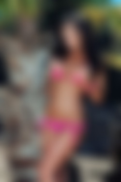 ThisIsGlamour.com_2016/Aimee Luis/Aime_Luis_Posing_in_her_Bikini/DS3_5149.jpg
