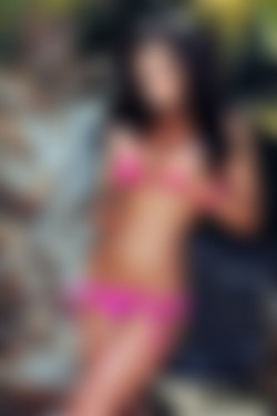 ThisIsGlamour.com_2016/Aimee Luis/Aime_Luis_Posing_in_her_Bikini/DS3_5150.jpg