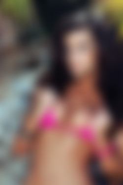 ThisIsGlamour.com_2016/Aimee Luis/Aime_Luis_Posing_in_her_Bikini/DS3_5151.jpg