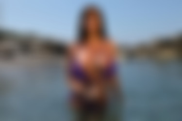 photodromm.com - 2011-11/talia - 05 - on a solitary beach 2/05l.jpg