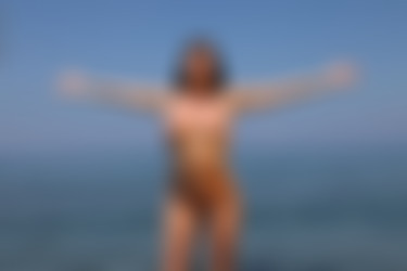 photodromm.com - 2011-11/talia - 05 - on a solitary beach 2/44l.jpg
