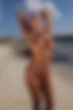photodromm.com - 2012-03/holly - 20 - another world 2/22.jpg