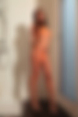 photodromm.com - 2012-07/alexa - 07 - x-shower/02l.jpg