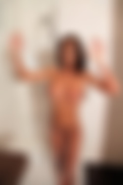 photodromm.com - 2012-07/alexa - 07 - x-shower/32l.jpg