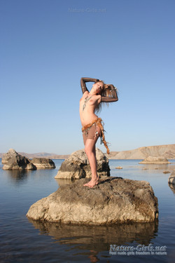 Nature-Girls-Photos/051/070727-012-img_0063.jpg