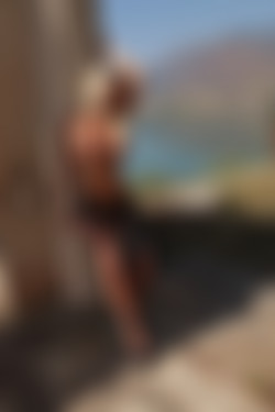 photodromm.com - 2012-10/janine - 02 - naked code 2/06l.jpg