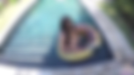 LeanneCrow.com (2012-2017)/Poolside Floaties GoPro 1 (2016.11.18).mp4