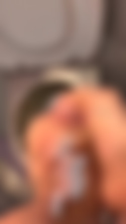[OnlyFans.com] CandiceTS/Videos/10.03.2019 Into the train in toilett.mp4