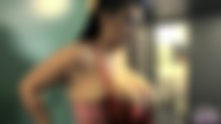 LeanneCrow.com (2012-2017)/Christmas Pinup 1 (2014.12.05).wmv