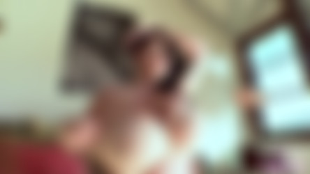 LeanneCrow.com (2012-2017)/Moroccan Bed 1 (2016.02.12).mp4