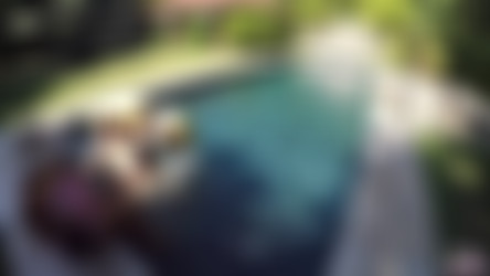 LeanneCrow.com (2012-2017)/BTS Pool Floaties GoPro 1 (2017.03.17).mp4