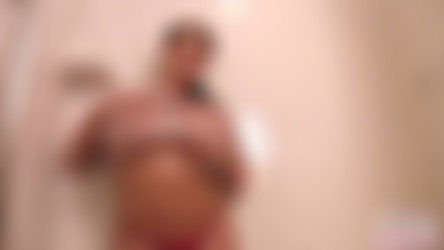LeanneCrow.com (2012-2017)/Fourth of July Shower Power 2 (2012.08.17).wmv